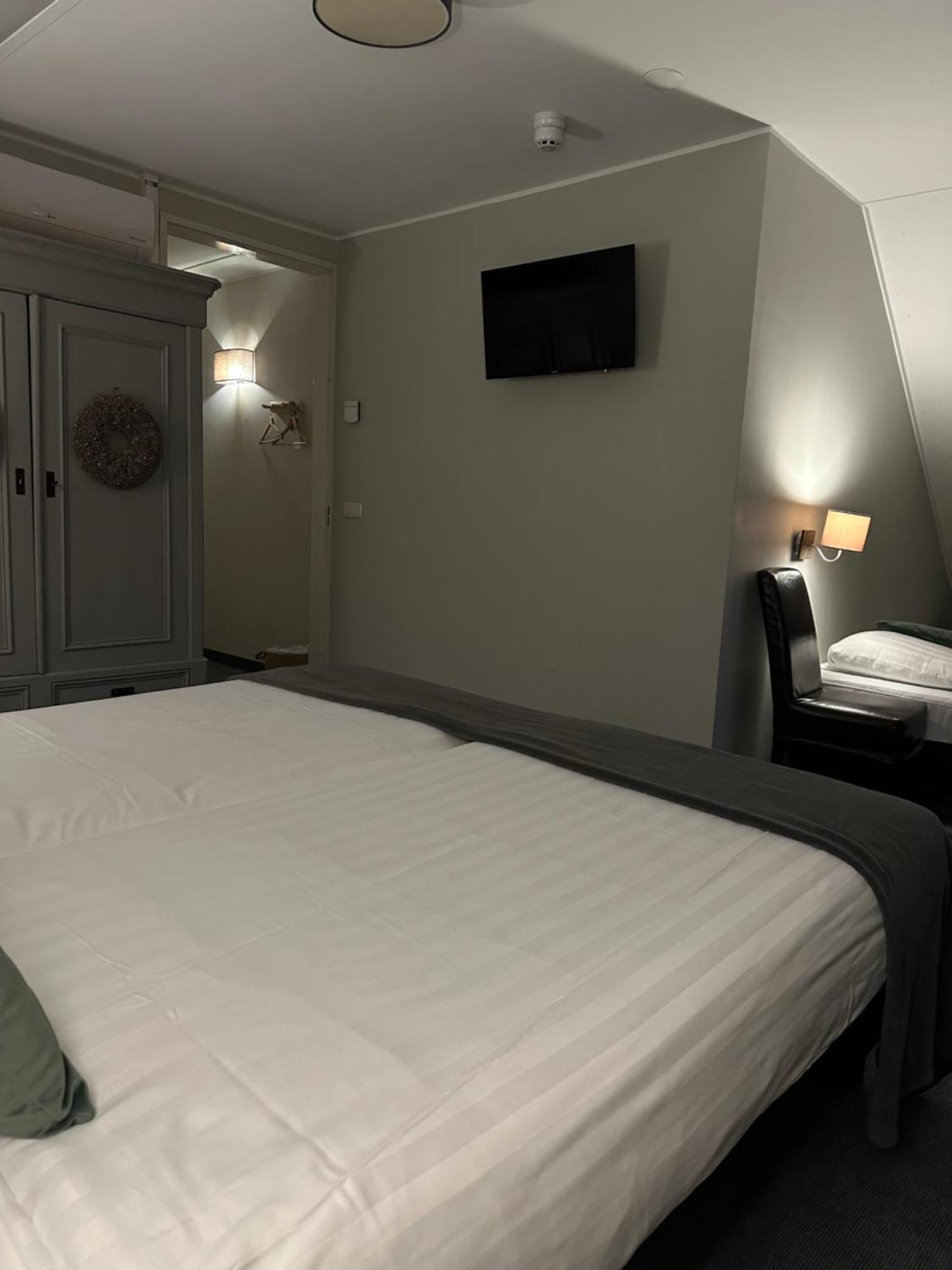 Landhuis Hotel De Hilkensberg Broekhuizen  ภายนอก รูปภาพ